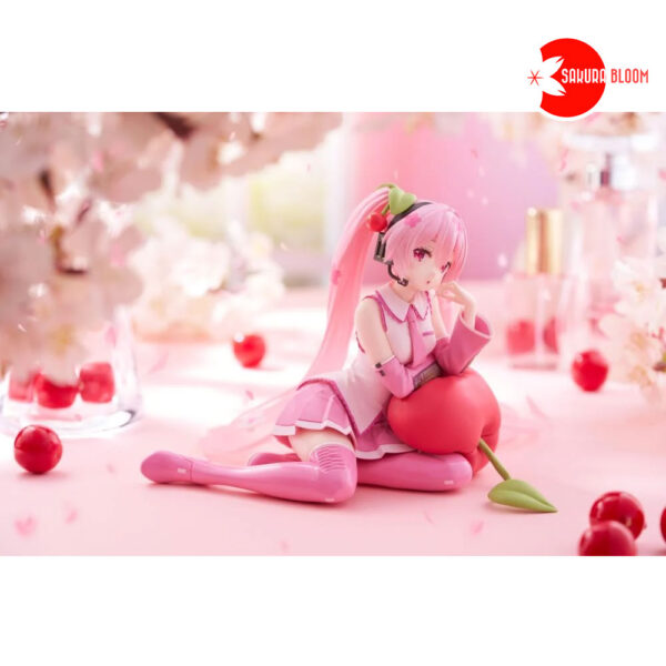 PREORDEN: Desktop Cute: Character Vocaloid Series: Sakura Miku - Cherry Cushion Ver